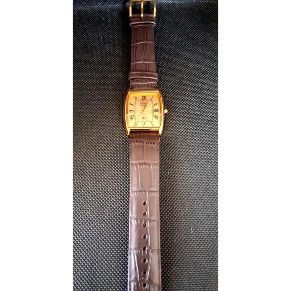Men's Vintage Seiko Barrel/Tonneau Leather Tank‎ RARE